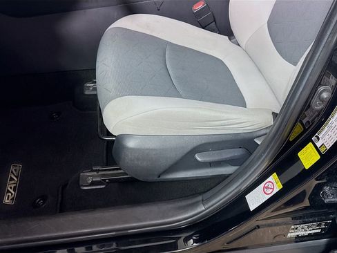 Certified 2019 Toyota RAV4 XLE FWD image 19