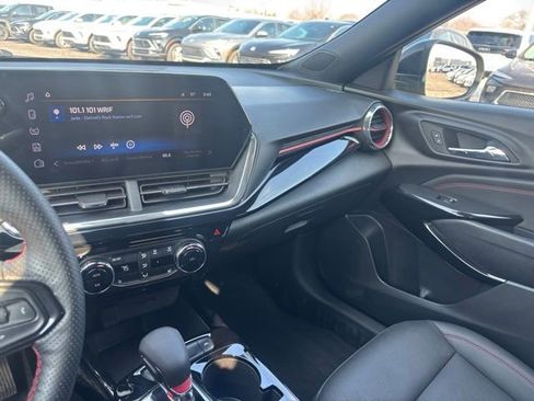 Certified 2024 Chevrolet Trax RS w/ Driver Confidence Package image 29