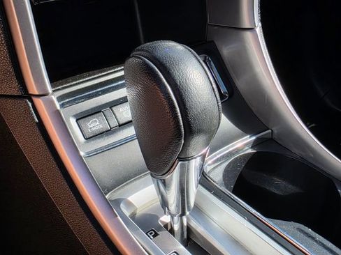 Used 2020 Subaru Ascent Premium w/ Sport Package image 32