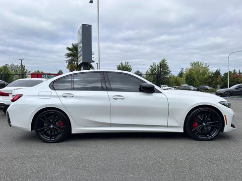 Used 2023 BMW 330i Sedan w/ M Sport Package RWD image 27