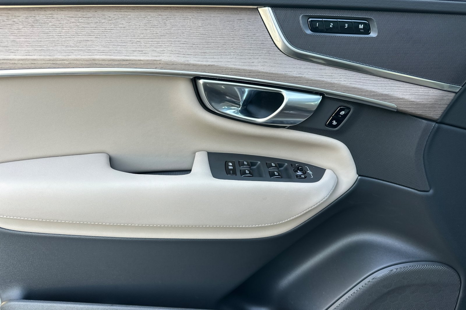Certified 2026 Volvo XC90 B5 Core AWD/4WD image 12