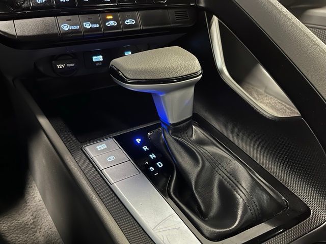 Used 2024 Hyundai Elantra SEL FWD image 25