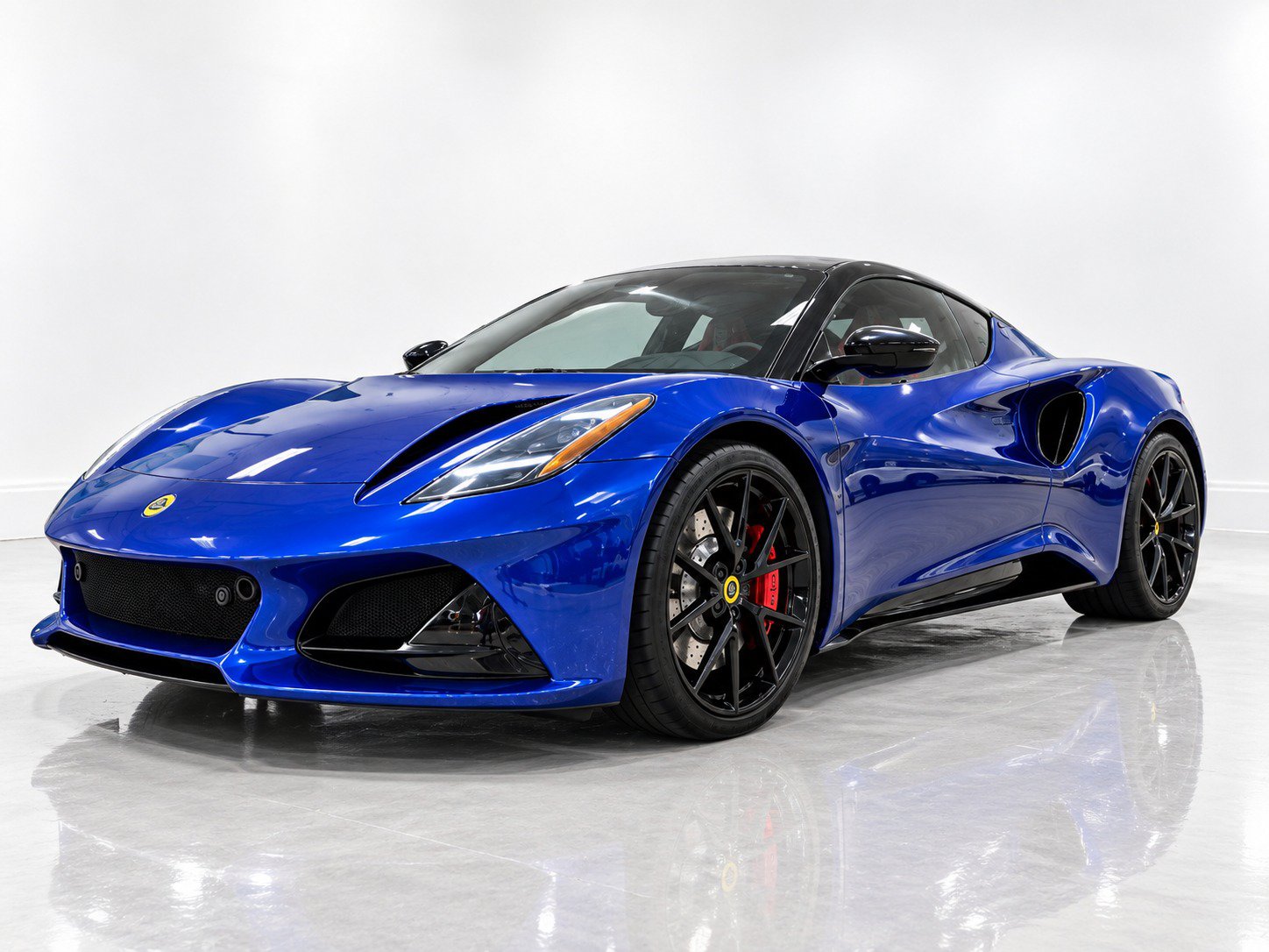 Used 2024 Lotus Emira First Edition RWD image 1