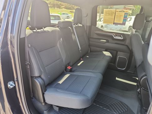 Used 2022 Chevrolet Silverado 1500 LT image 39