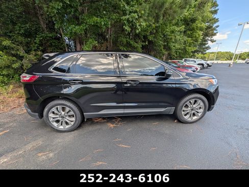Used 2024 Ford Edge Titanium AWD/4WD image 2