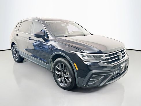Used 2022 Volkswagen Tiguan SE AWD/4WD image 1