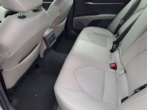 Used 2022 Toyota Camry XSE image 22