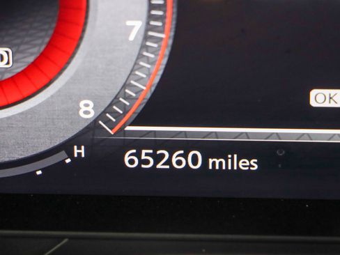 Used 2023 Nissan Pathfinder Platinum image 16