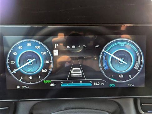 New 2025 Hyundai Elantra SEL image 10