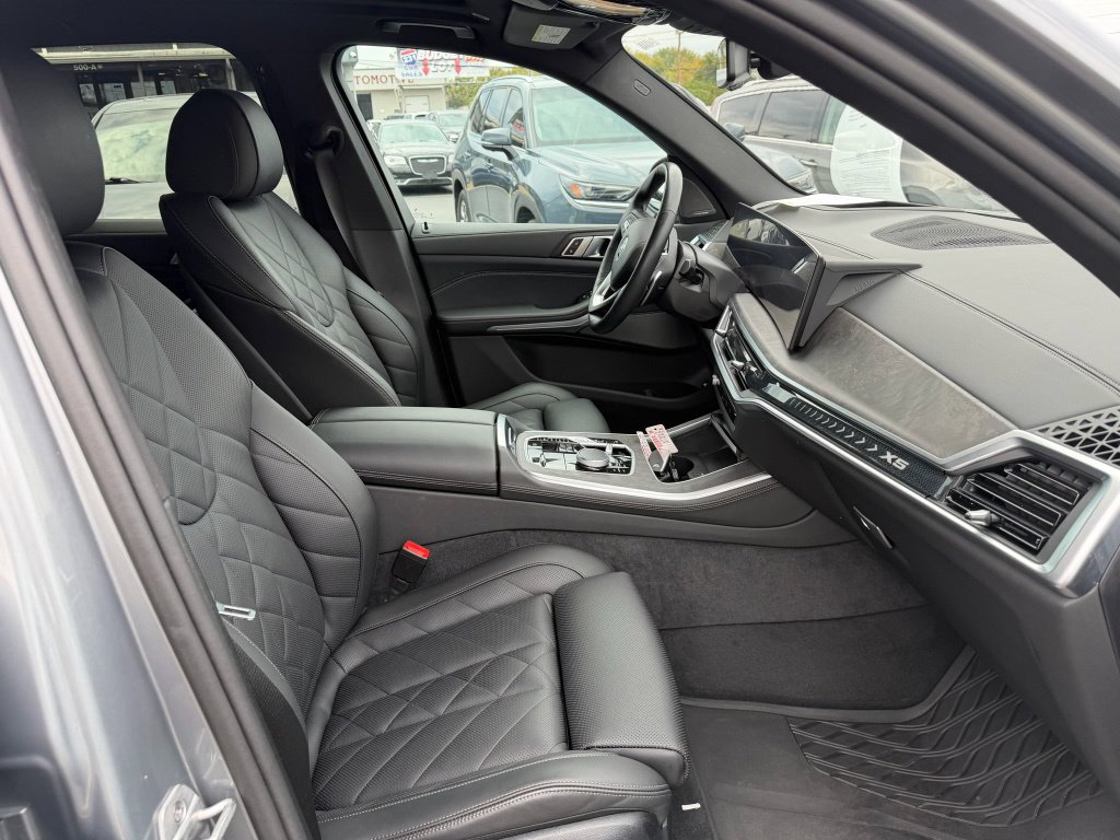 Used 2024 BMW X5 xDrive50e w/ Premium Package AWD/4WD image 16