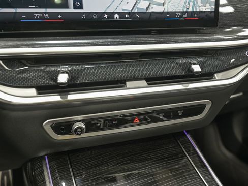 Used 2024 BMW X7 xDrive40i w/ Executive Package image 23