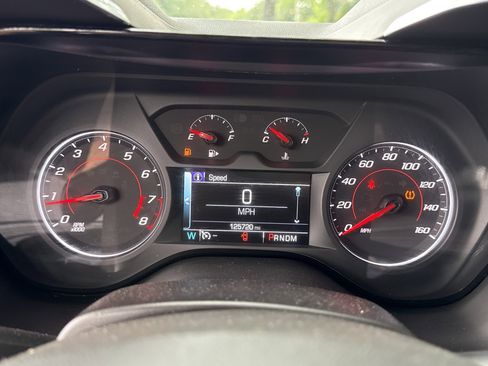 Used 2017 Chevrolet Camaro LT w/ Technology Package RWD image 12