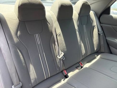 Used 2024 Hyundai Elantra SEL FWD image 22