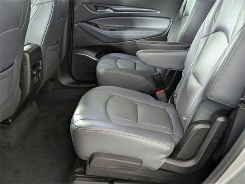 Used 2018 Buick Enclave Essence image 25