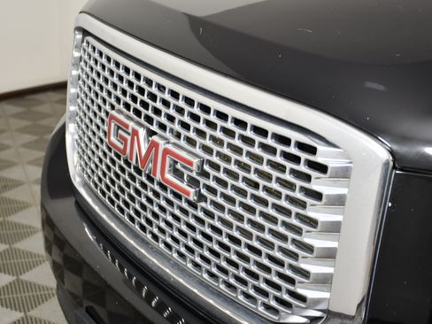 Used 2015 GMC Yukon Denali w/ Open Road Package AWD/4WD image 11