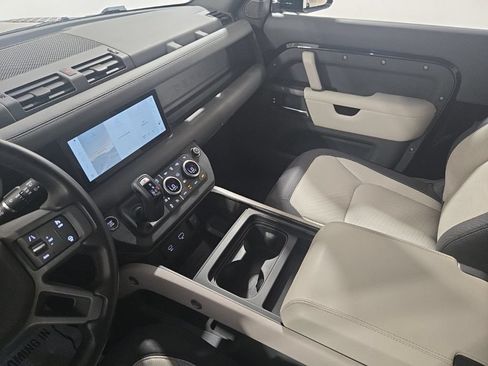 Used 2023 Land Rover Defender 90 X-Dynamic SE AWD/4WD image 12