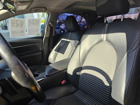 Used 2020 Toyota Camry SE w/ Carpet Mat Package FWD image 18