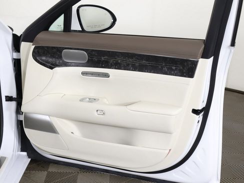 Used 2025 Genesis G90 3.5T image 33