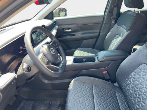Used 2025 Nissan Kicks SV FWD image 22
