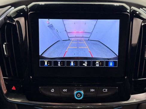Used 2023 Chevrolet Traverse RS image 29