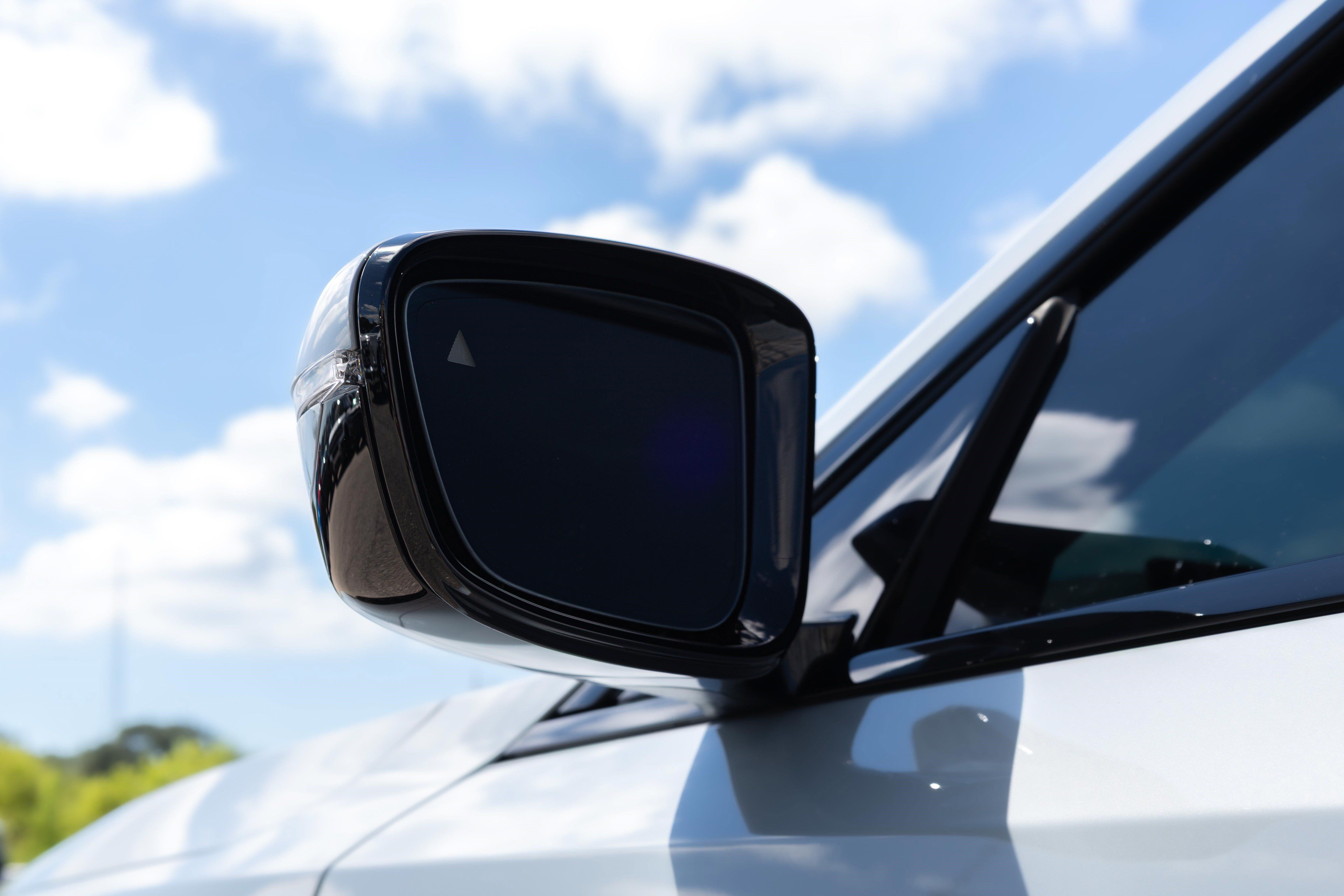 Used 2026 BMW M2 w/ Lighting Package RWD image 24