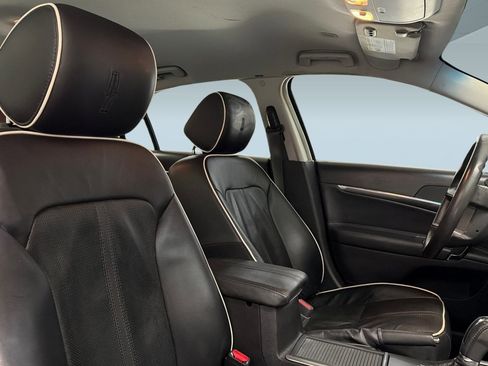 Used 2011 Lincoln MKZ w/ Sport Appearance Pkg image 28