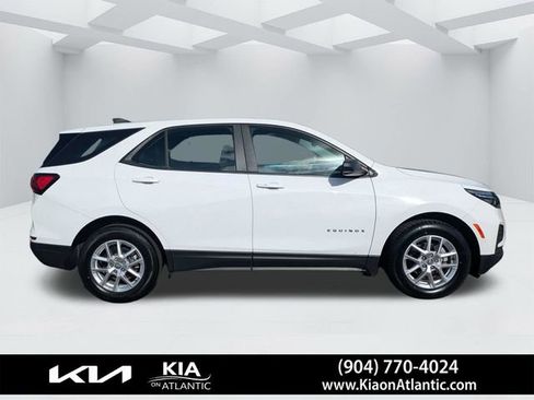 Used 2024 Chevrolet Equinox LS FWD image 2