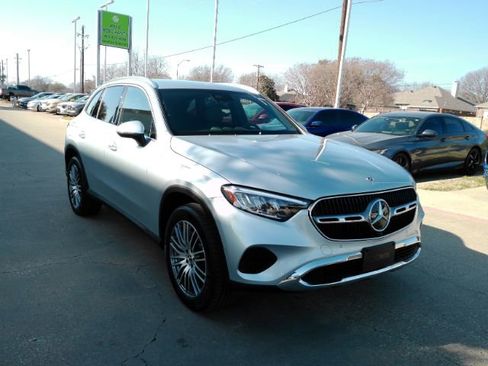 Used 2025 Mercedes-Benz GLC 300 image 4