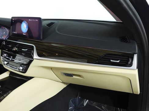 Certified 2023 BMW 530i w/ Premium Package RWD image 14