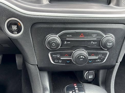 Used 2022 Dodge Charger SXT image 9