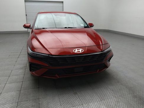 Used 2025 Hyundai Elantra Limited FWD image 14