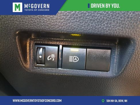 Used 2019 Toyota RAV4 LE AWD/4WD image 23