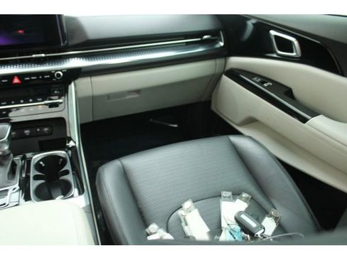 Used 2022 Kia Carnival SX Prestige image 20