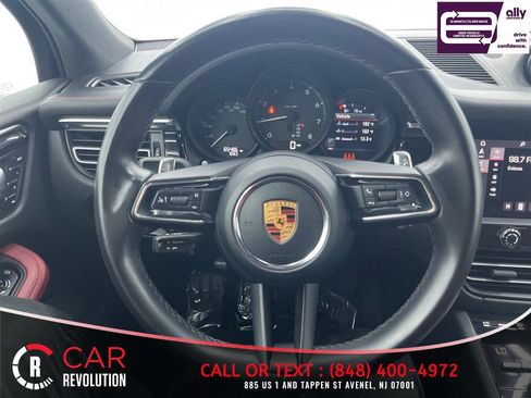 Used 2022 Porsche Macan w/ Premium Package Plus AWD/4WD image 40