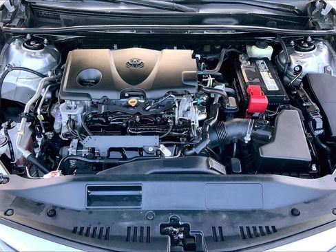 Used 2018 Toyota Camry XSE FWD image 31