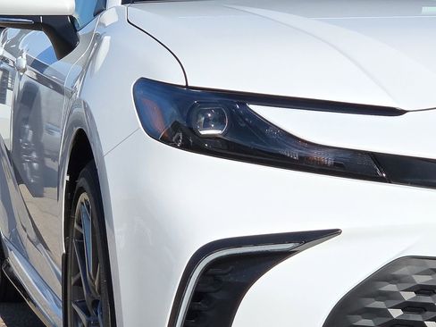 Used 2026 Toyota Camry SE w/ Multimedia Upgrade Package image 10