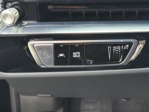 Used 2025 Cadillac Lyriq Luxury image 19