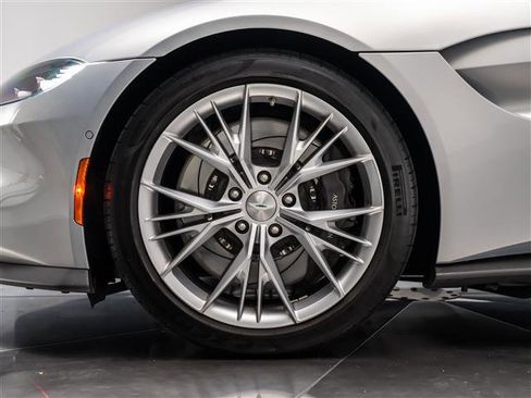 Used 2023 Aston Martin V8 Vantage Roadster image 4