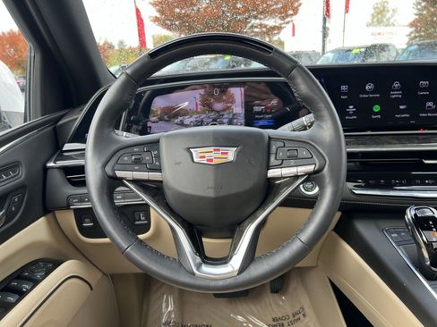 Used 2024 Cadillac Escalade ESV Premium Luxury image 16