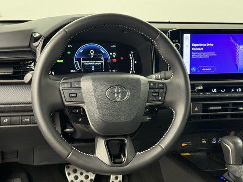 Certified 2025 Toyota Camry SE image 33