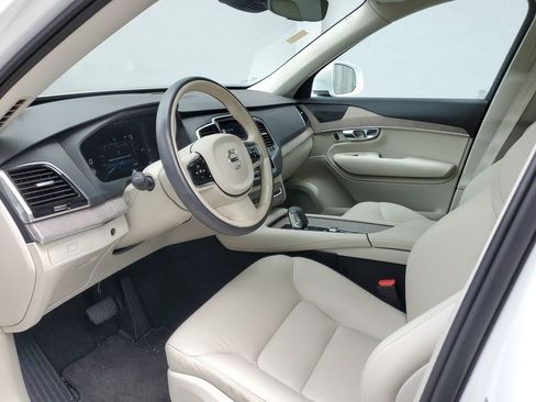 Used 2024 Volvo XC90 B6 Plus image 16