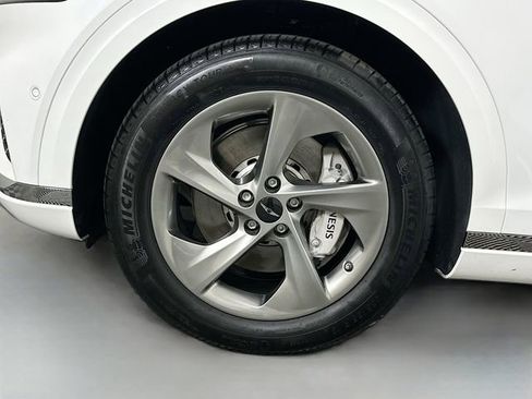Certified 2026 Genesis GV70 2.5T Advanced AWD/4WD image 33