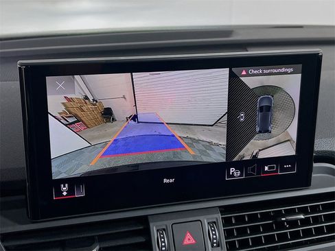 Used 2021 Audi Q5 Prestige w/ Prestige Package image 17