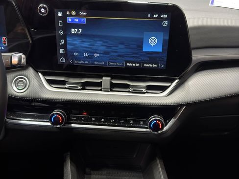 Used 2025 Chevrolet Equinox LT w/ Convenience Package II image 29