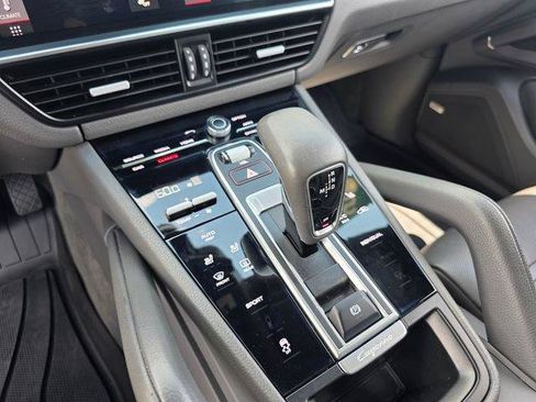 Used 2019 Porsche Cayenne AWD/4WD image 25