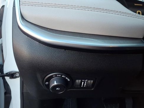 Used 2024 Jeep Compass Limited image 25