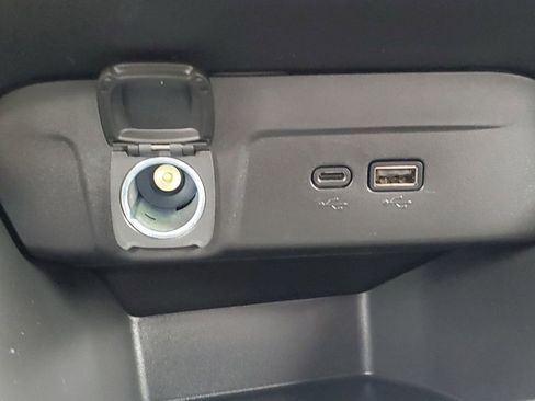 Used 2024 Chevrolet Trax RS image 17