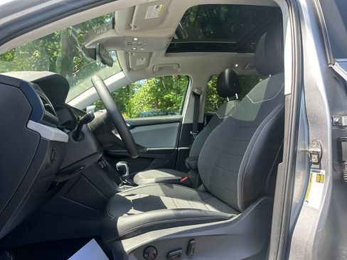 Certified 2023 Volkswagen Taos SE w/ Panoramic Sunroof Package AWD/4WD image 8