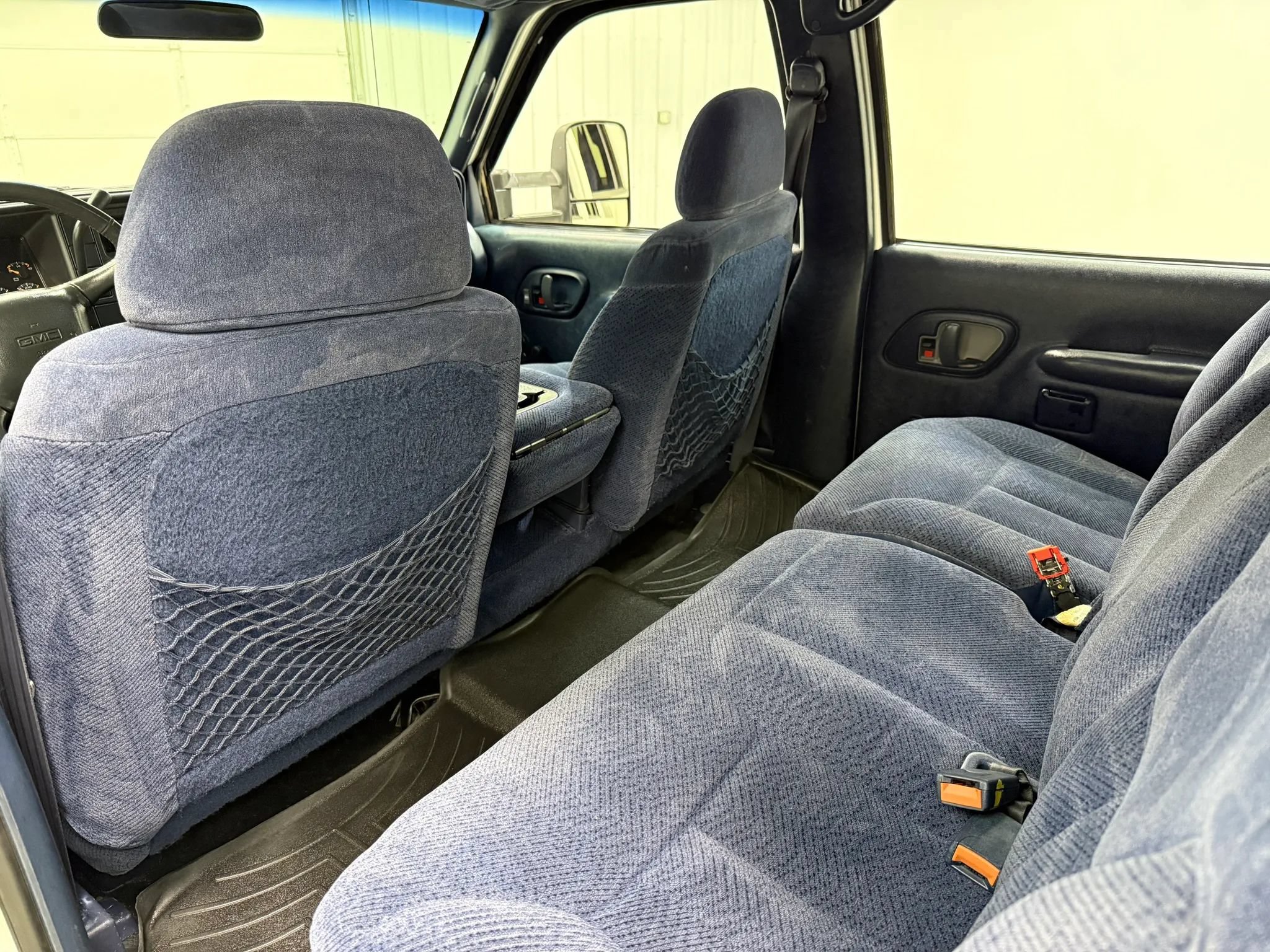 Used 1999 GMC Suburban 2500 AWD/4WD image 16