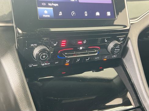 Used 2023 Jeep Grand Cherokee Altitude image 15